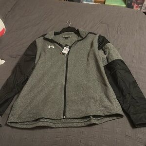 Men’s Under Armourr light weight jacket